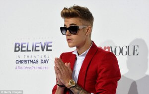 1407233618610_wps_11_Singer_Justin_Bieber_arri